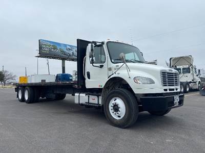 Freightliner M2 Tandem Axle 27 ft Flatbed Truck - 270HP, 6 Speed Automatic