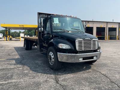 Freightliner M2 26 ft Flatbed Truck - 220HP, 6 Speed Automatic
