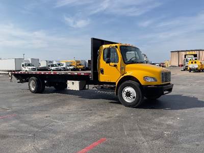 Freightliner M2 26 ft Flatbed Truck - 220HP, 6 Speed Automatic