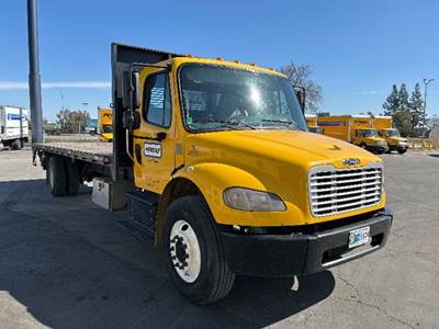 Freightliner M2 26 ft Flatbed Truck - 220HP, 6 Speed Automatic