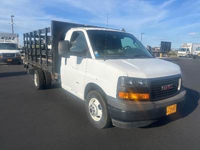 GMC G33503 Flatbed Truck - 341HP, 6 Speed Automatic