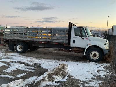 International 4300 Flatbed Truck - 230HP, 6 Speed Automatic