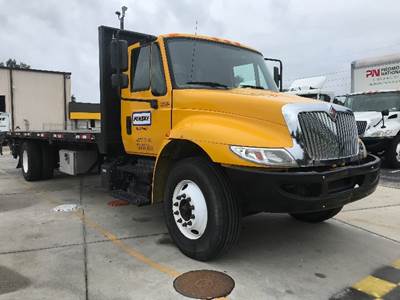 International 4300 26 ft Flatbed Truck - 220HP, 6 Speed Automatic