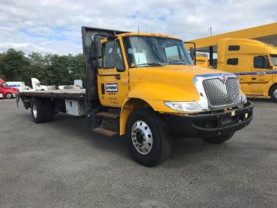 International 4300 26 ft Flatbed Truck - 220HP, 6 Speed Automatic