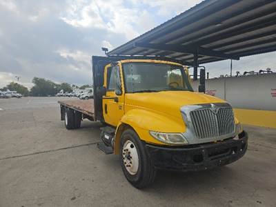 International 4300 Flatbed Truck - 210HP, 5 Speed Automatic