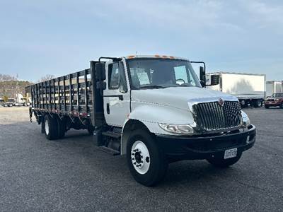 International 4300 Flatbed Truck - 220HP, 6 Speed Automatic