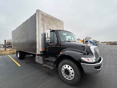 International 4300 Flatbed Truck - 260HP, 6 Speed Automatic