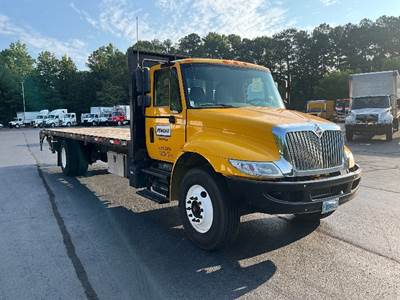 International 4300 26 ft Flatbed Truck - 220HP, 6 Speed Automatic