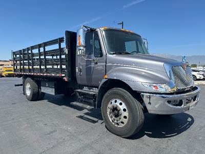 International 4300 Flatbed Truck - 220HP, 6 Speed Automatic