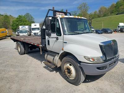 International 4300 Tandem Axle Flatbed Truck - 230HP, 6 Speed Automatic