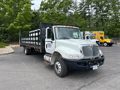 International 4300LP Flatbed Truck - 220HP, 7 Speed Automatic