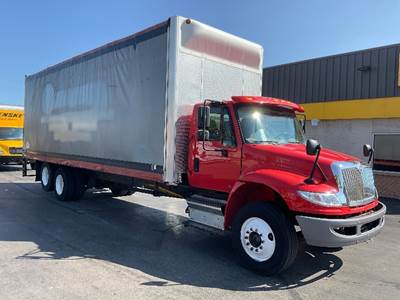 International 4400 Flatbed Truck - 330HP, 6 Speed Automatic