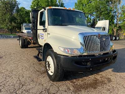 International MV607 27 ft Flatbed Truck - 220HP, 6 Speed Automatic