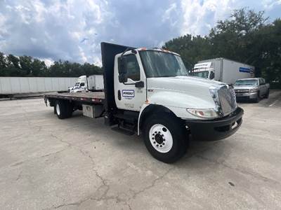 International MV607 26 ft Flatbed Truck - 220HP, 7 Speed Automatic