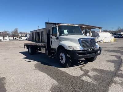International MV607 Flatbed Truck - 220HP, 7 Speed Automatic