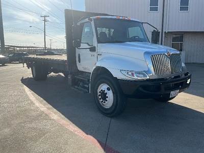 International MV607 Flatbed Truck - 220HP, 7 Speed Automatic