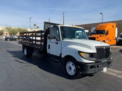 International TERASTAR Flatbed Truck - 300HP, 6 Speed Automatic
