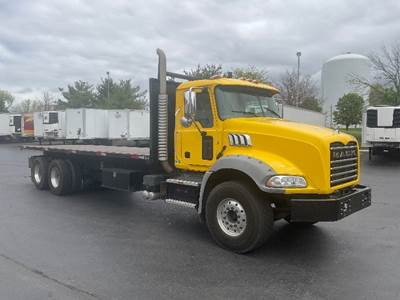 Mack Granite Tandem Axle Flatbed Truck - 395HP, 12 Speed Automatic