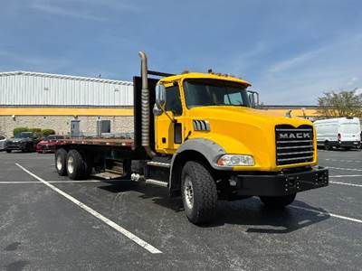 Mack Granite Tandem Axle Flatbed Truck - 395HP, 13 Speed Automatic