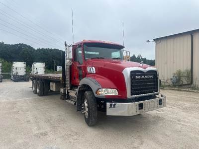 Mack Granite GU533 Tandem Axle Flatbed Truck - 350HP, 6 Speed Automatic