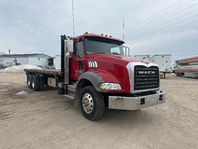 Mack Granite GU533 Flatbed Truck - 350HP, 6 Speed Automatic