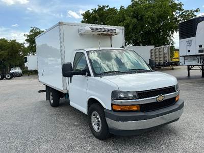Chevrolet G33803 Refrigerated Truck - 300HP, 6 Speed Automatic
