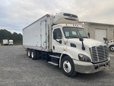 Freightliner Cascadia 113 26 ft Refrigerated Truck - 410HP, 12 Speed Automatic, Thermo King T1080S30
