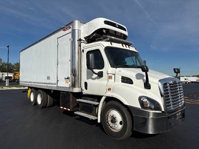 Freightliner Cascadia 113 Refrigerated Truck - 410HP, 12 Speed Automatic, Thermo King T1080S30
