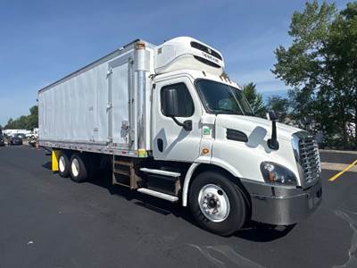 Freightliner Cascadia 113 Refrigerated Truck - 410HP, 12 Speed Automatic, Thermo King T1080S30