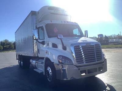 Freightliner Cascadia 113 Refrigerated Truck - 410HP, 12 Speed Automatic, Thermo King T1280R