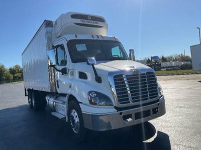 Freightliner Cascadia 113 Refrigerated Truck - 410HP, 12 Speed Automatic, Thermo King T1280R