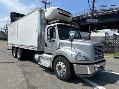 Freightliner M2 112 26 ft Refrigerated Truck - 350HP, 10 Speed Automatic, Thermo King T880S-30
