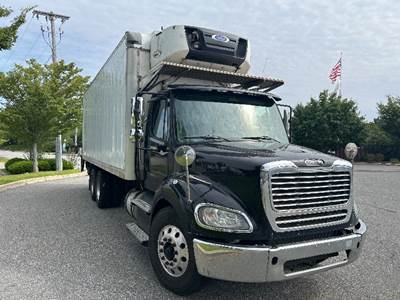 Freightliner M2 112 26 ft Refrigerated Truck - 410HP, 10 Speed Automatic