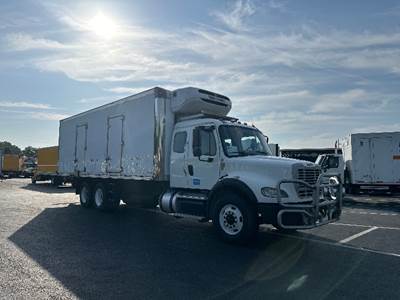 Freightliner M2 112 26 ft Refrigerated Truck - 350HP, 6 Speed Automatic