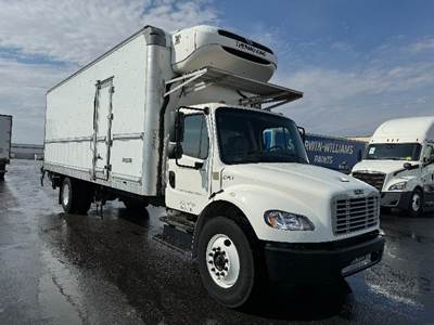 Freightliner M2 26 ft Refrigerated Truck - 220HP, 7 Speed Automatic, Liftgate