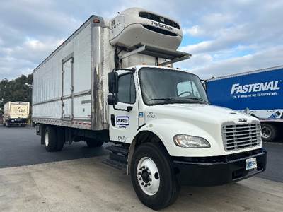 Freightliner M2 26 ft Refrigerated Truck - 220HP, 6 Speed Automatic