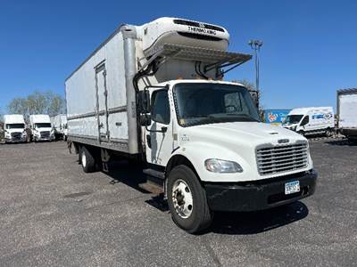 Freightliner M2 26 ft Refrigerated Truck - 220HP, 6 Speed Automatic