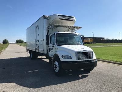 Freightliner M2 26 ft Refrigerated Truck - 220HP, 6 Speed Automatic, Thermo King T880S-50