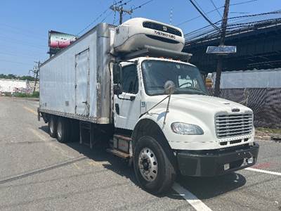 Freightliner M2 26 ft Refrigerated Truck - 260HP, 6 Speed Automatic, Thermo King SPT10805
