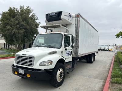Freightliner M2 26 ft Refrigerated Truck - 240HP, 6 Speed Manual