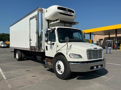 Freightliner M2 26 ft Refrigerated Truck - 250HP, 7 Speed Automatic