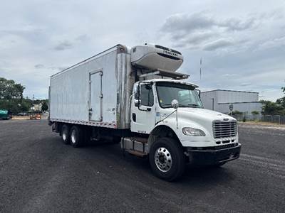 Freightliner M2 26 ft Refrigerated Truck - 350HP, 6 Speed Automatic