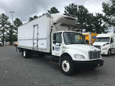 Freightliner M2 26 ft Refrigerated Truck - 220HP, 6 Speed Automatic