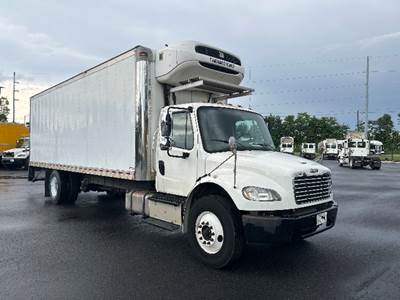 Freightliner M2 26 ft Refrigerated Truck - 220HP, 6 Speed Manual, Thermo King T1080R30