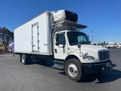 Freightliner M2 24 ft Refrigerated Truck - 220HP, 7 Speed Automatic, Carrier SUPRA860