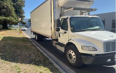 Freightliner M2 26 ft Refrigerated Truck - 250HP, 6 Speed Automatic