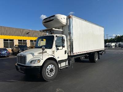 Freightliner M2 22 ft Refrigerated Truck - 220HP, 6 Speed Automatic, Thermo King T880S-30