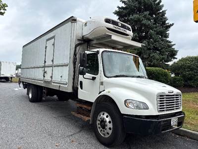 Freightliner M2 26 ft Refrigerated Truck - 220HP, 7 Speed Automatic, Thermo King T1080S50