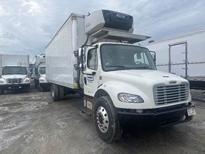 Freightliner M2 24 ft Refrigerated Truck - 220HP, 6 Speed Automatic, Carrier SUPRA660