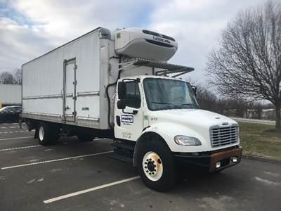 Freightliner M2 26 ft Refrigerated Truck - 240HP, 7 Speed Automatic, Thermo King, Liftgate
